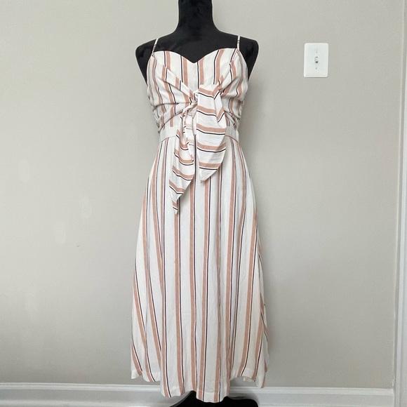 Linen Dress - Picture 1 of 4